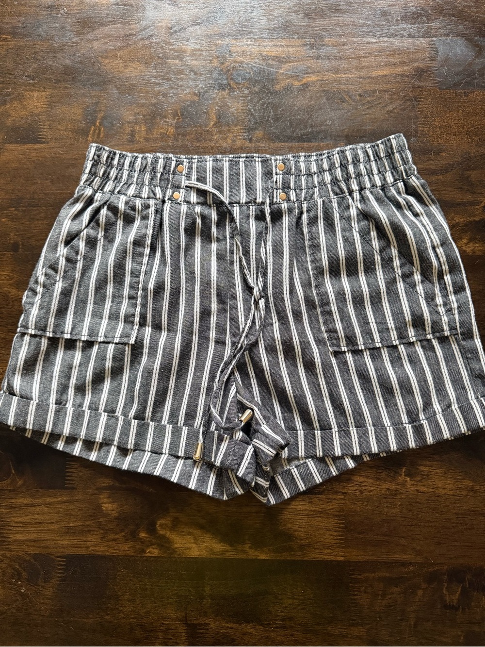 Ci Sono Gray and White Striped  Drawstring Pocket Shorts